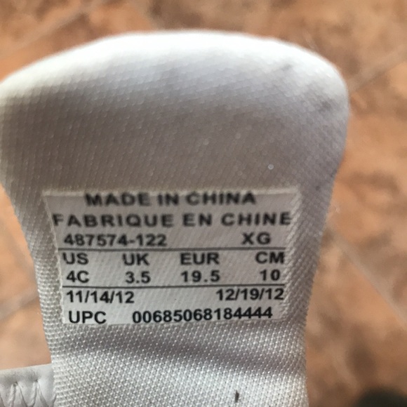 Baby Jordan sandals so 4c - Picture 2 of 6